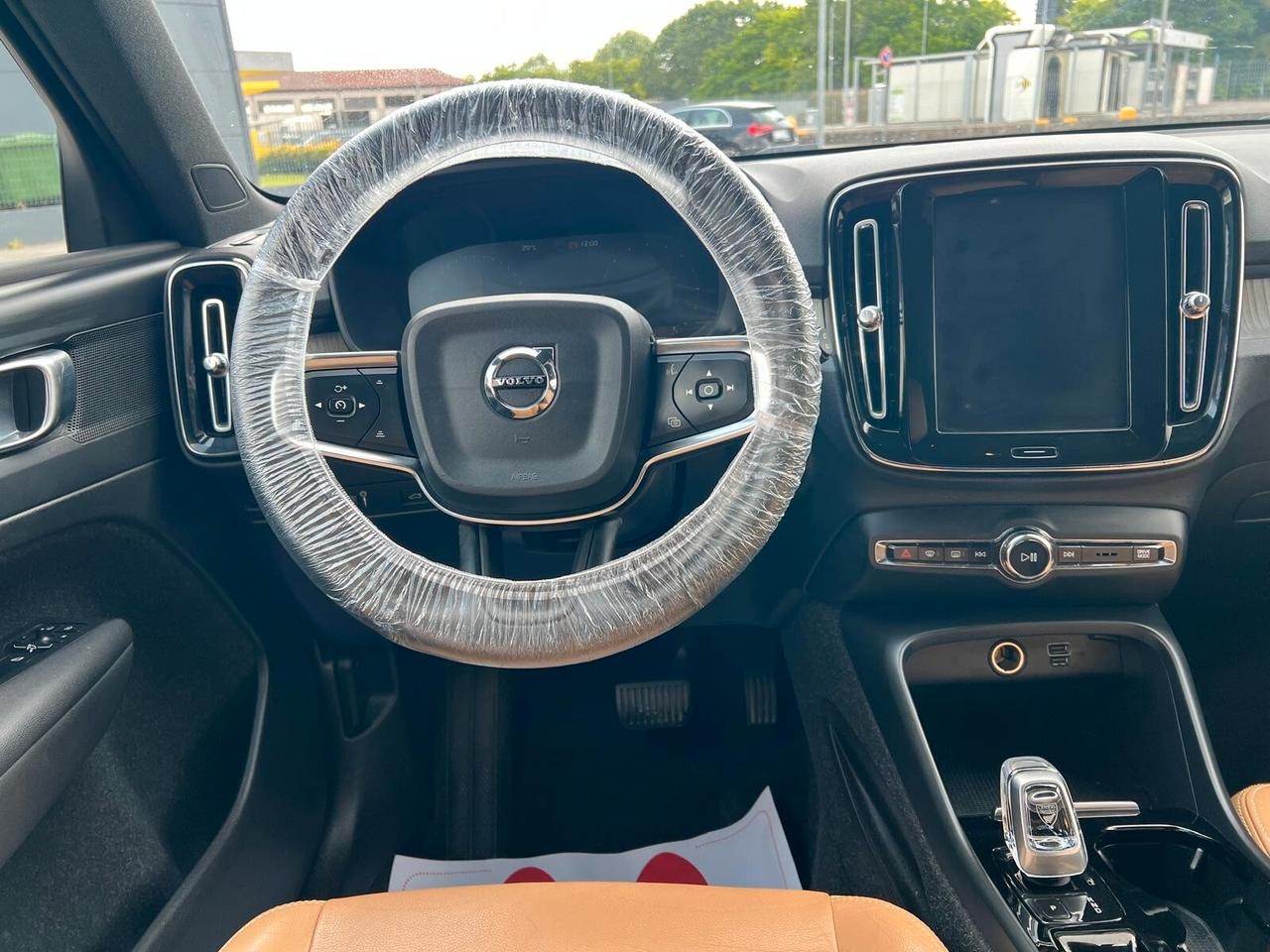 Volvo XC40 D3 Inscription * AUTOCARRO N1