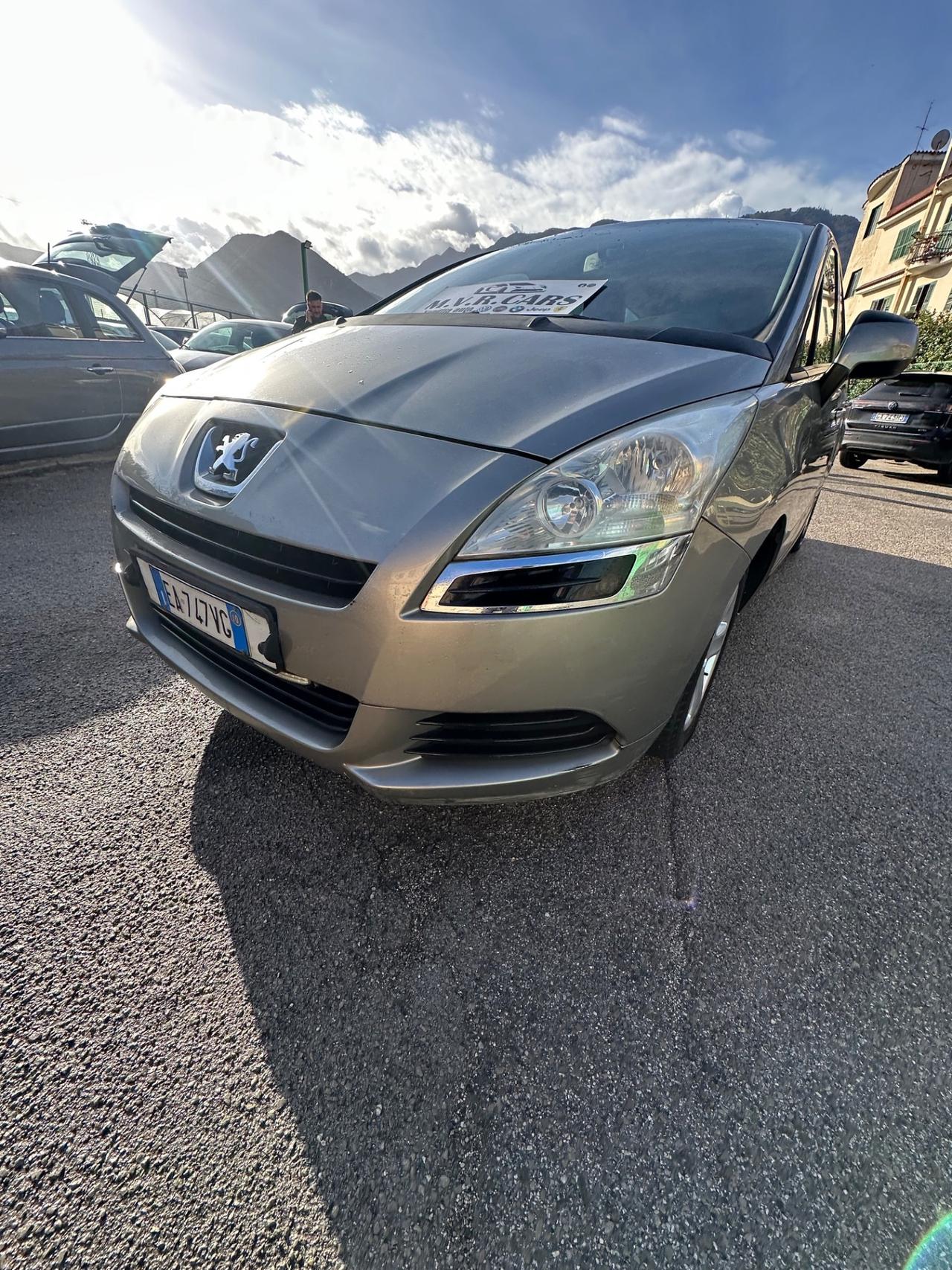 Peugeot 5008 1.6 HDi 110CV Féline