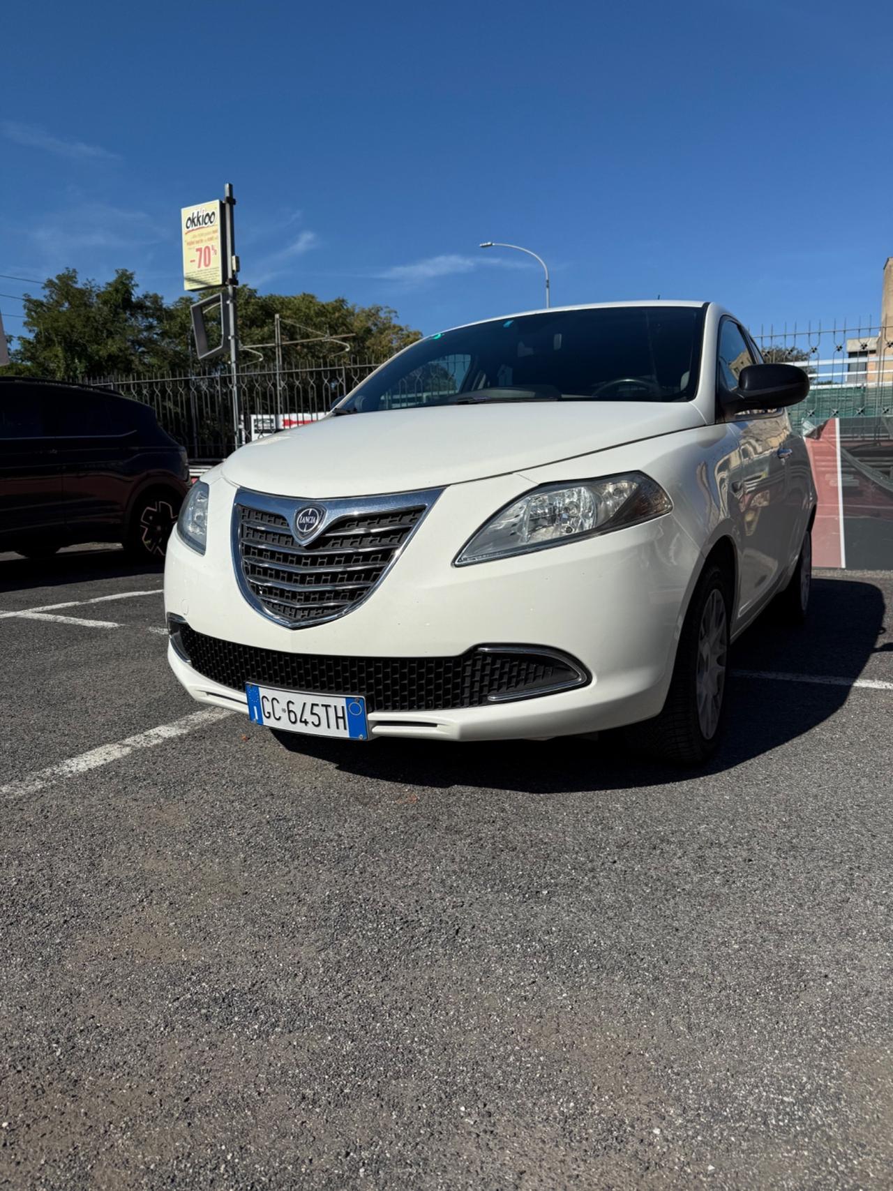Lancia Ypsilon 0.9 TwinAir 85 CV 5 porte S&S Silver