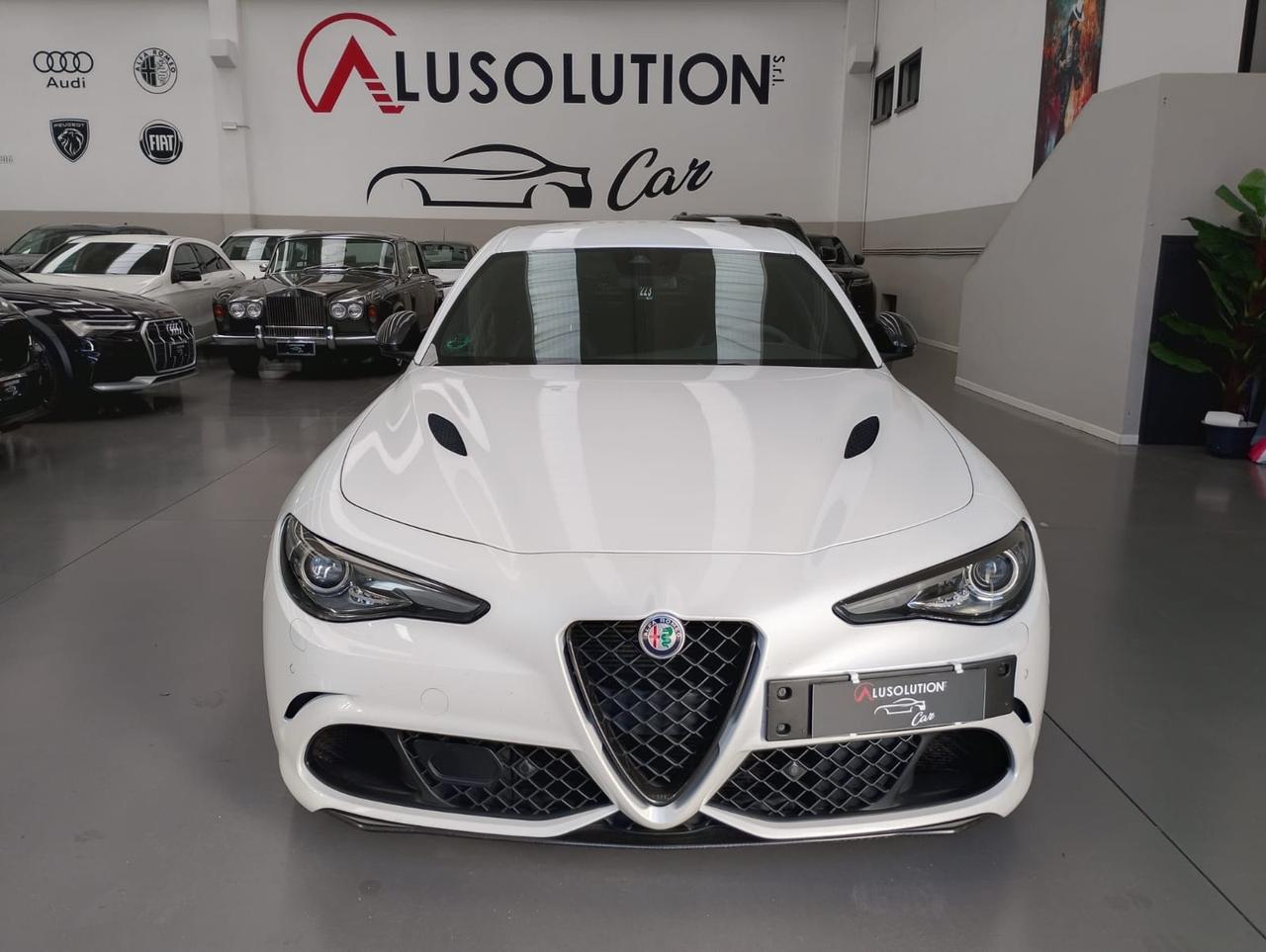 Alfa Romeo Giulia 2.9 V6 Bi-Turbo AT8 Quadrifoglio