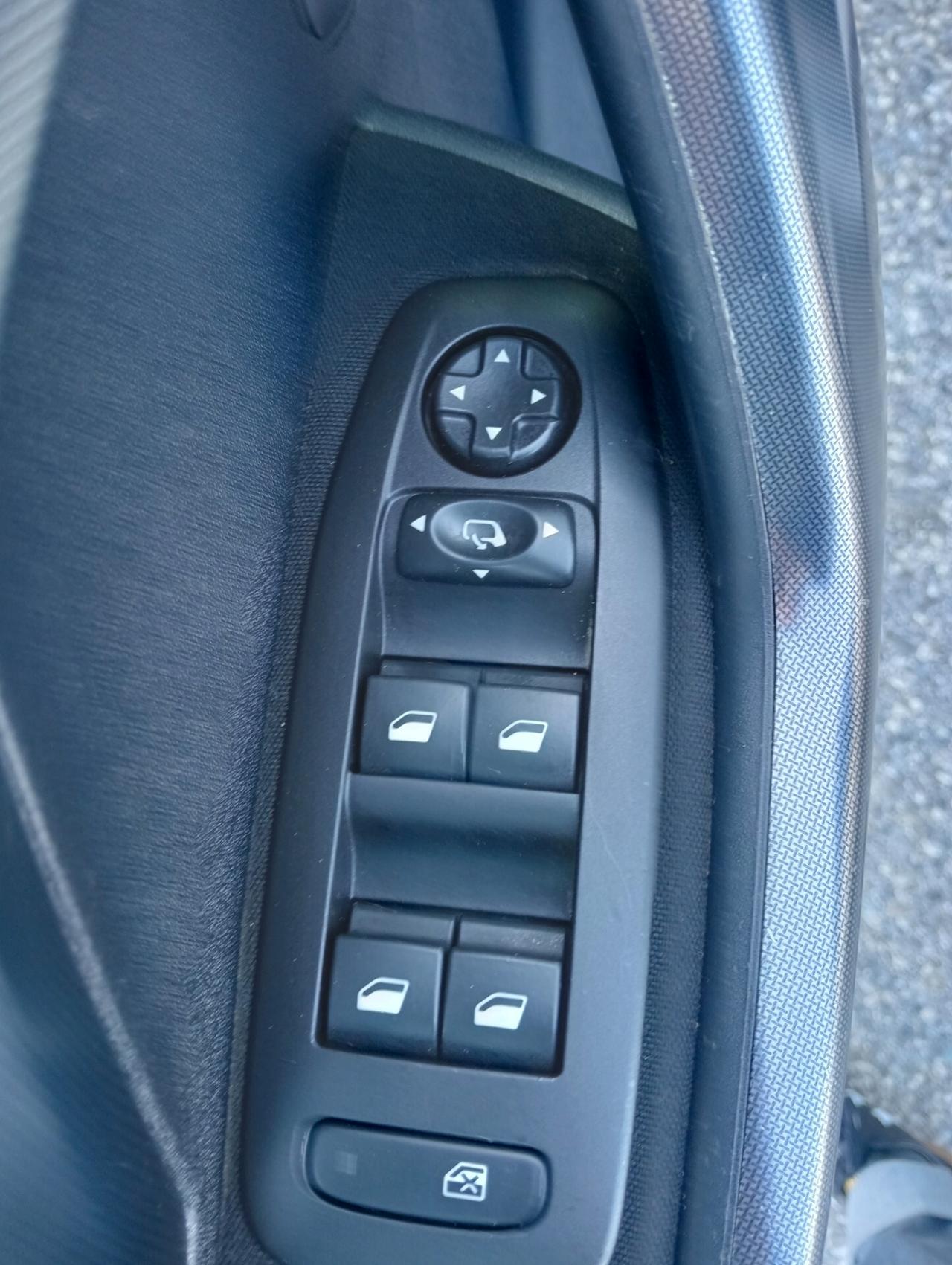 Peugeot 2008 1.6BlueHDi 100cv Allure OK NEOPATENTATI