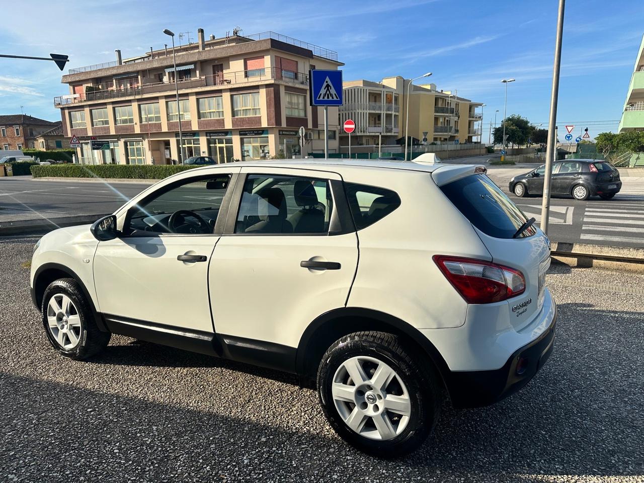 Nissan Qashqai 1.5 dCi visia 105cv