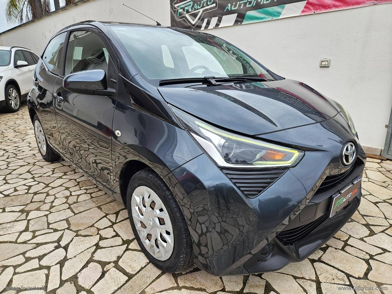TOYOTA Aygo 1.0 VVT-i 72 CV 5p. x-cite