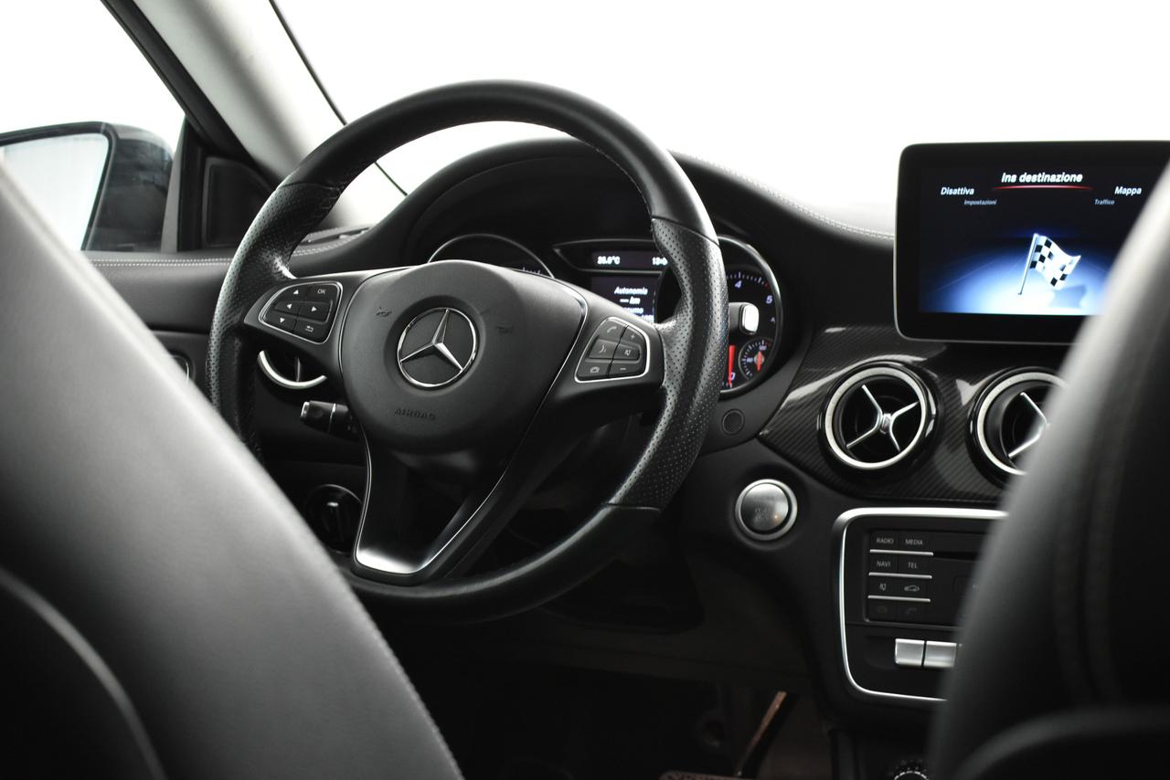 Mercedes-Benz CLA Shooting Brake 220 d Premium Night Edition 4matic auto PELLE+TETTO PANO