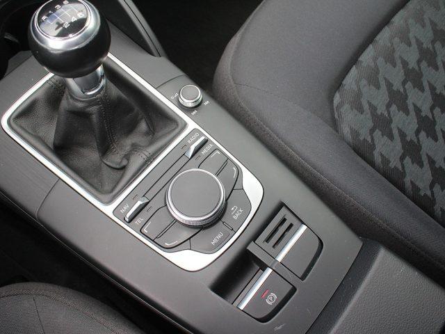 AUDI A3 1.2 TFSI 110 CV Business