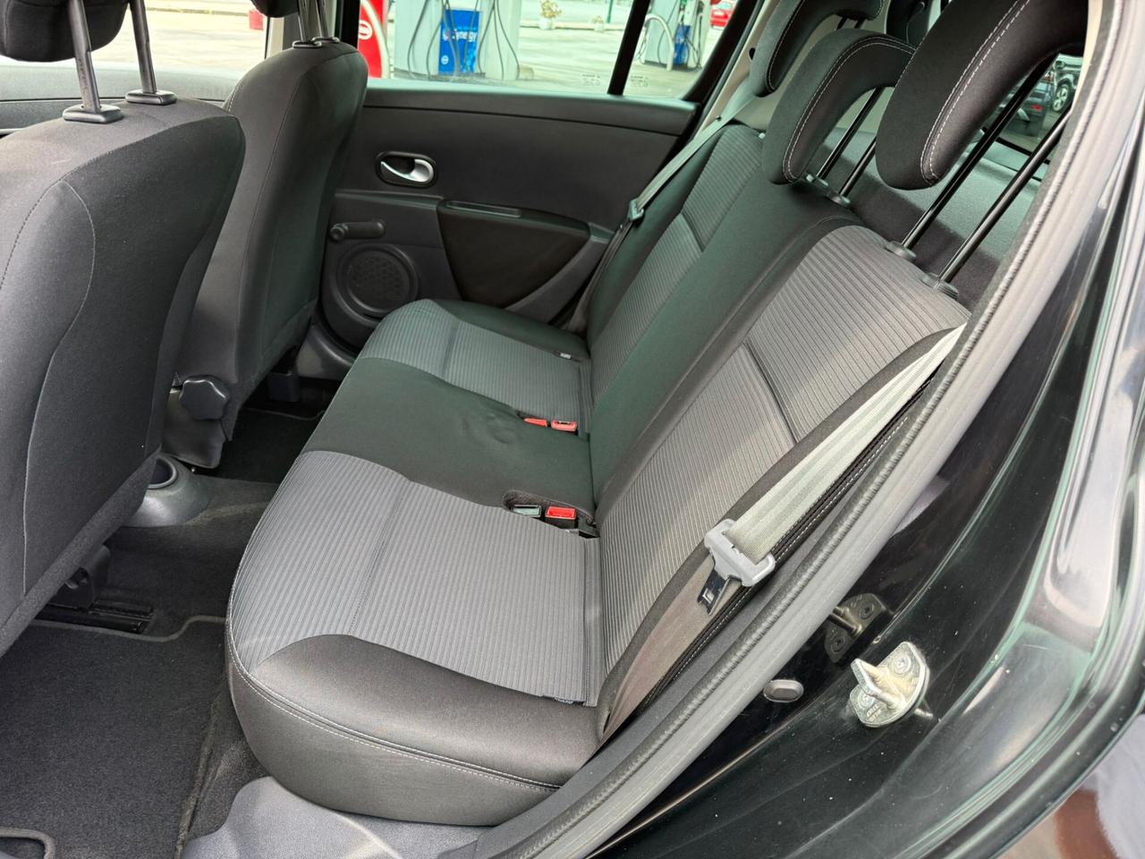 Renault Clio 1.2 SPORT 70MILAKM DA VETRINA