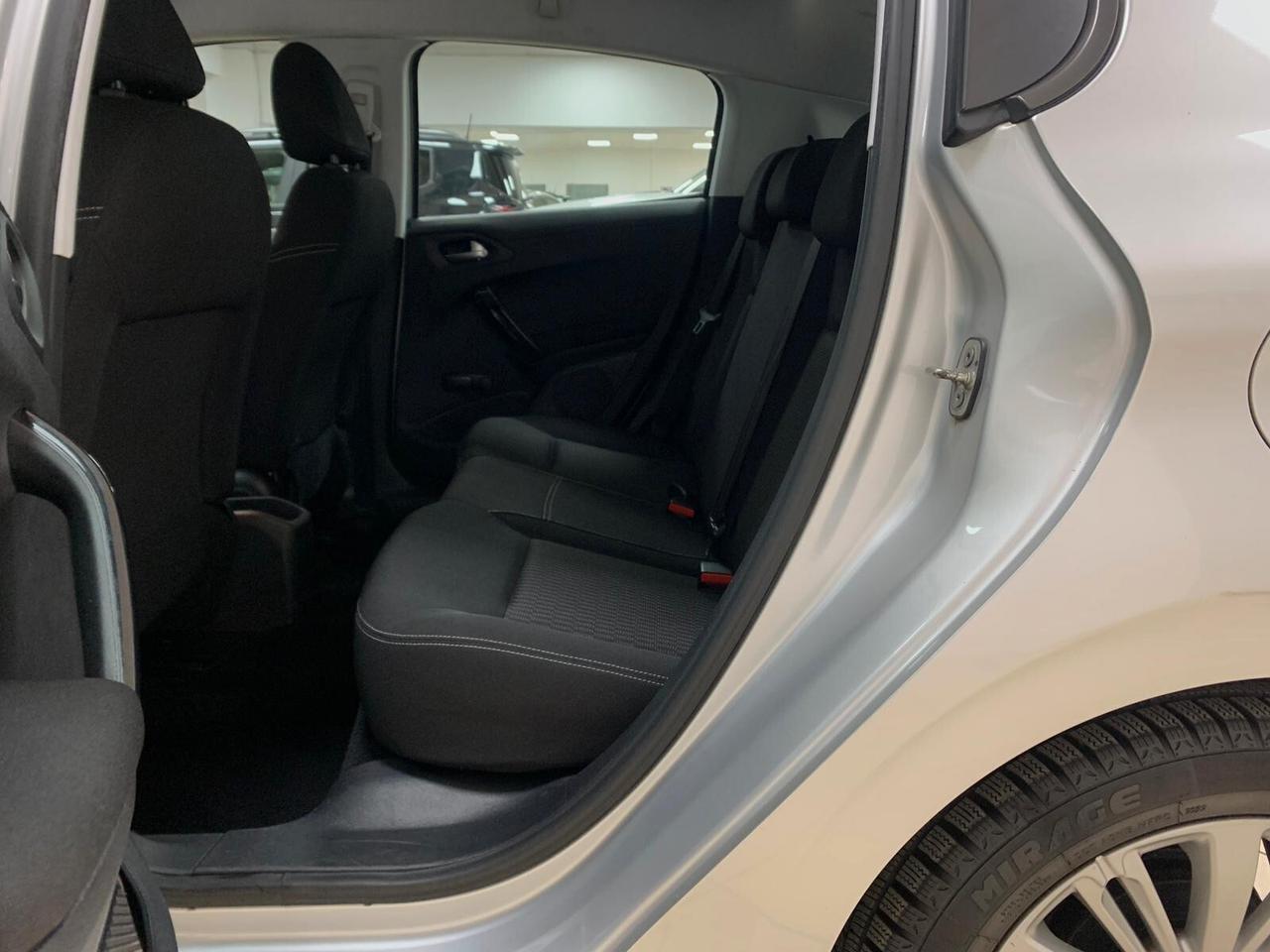 Peugeot 208 PureTech 82 5 porte Allure