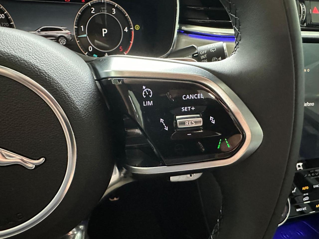 Jaguar F-Pace SE R-Dynamic AWD Navi Tetto C21 BlackPack RDynamic