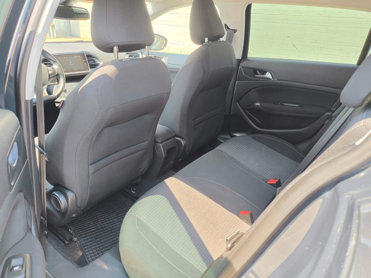 Peugeot 308 ALLURE PACK 1600 CC. 100 CV. IVA DEDUCIBILE RIF:3523