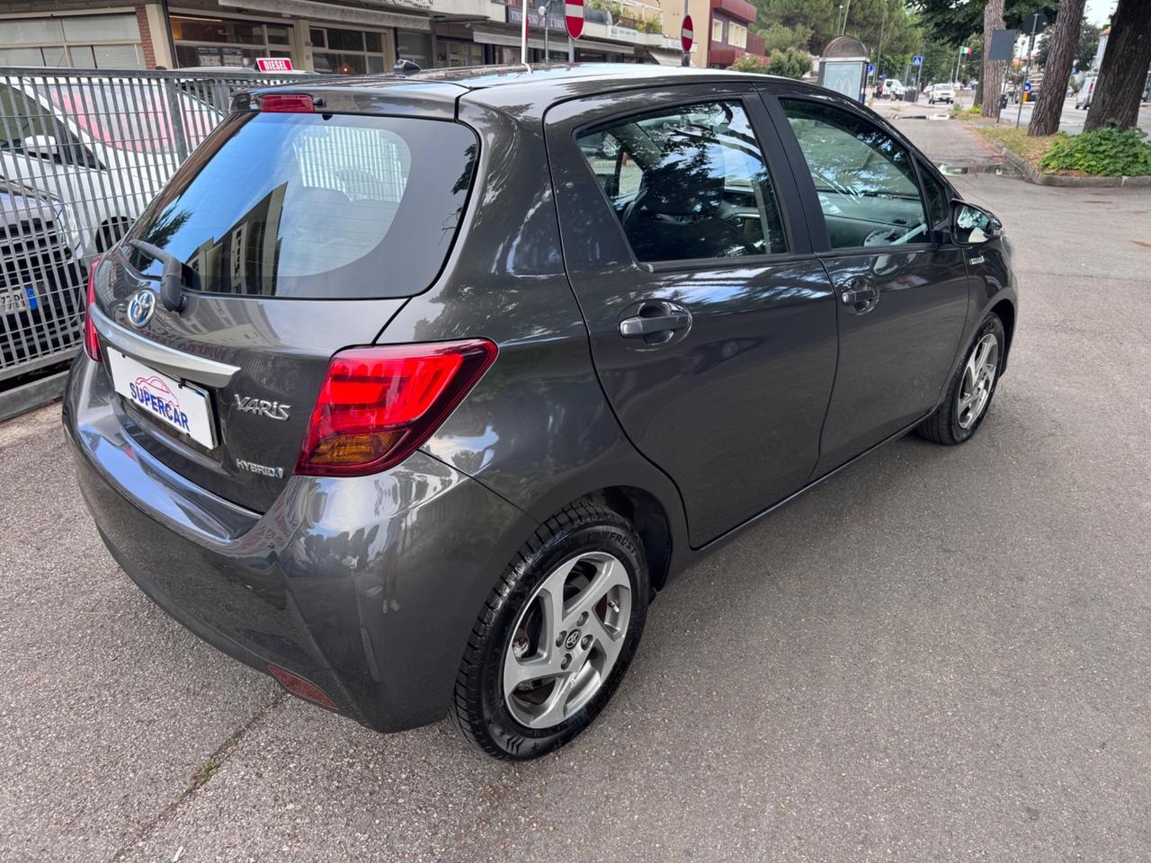 Toyota Yaris 1.5 Hybrid 5 p neopaten garanzia 12 mesi
