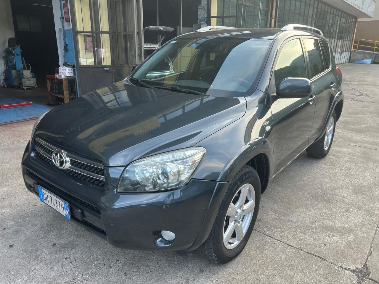 Toyota RAV 4 RAV4 Crossover 2.2 D-4D 177 CV Luxury