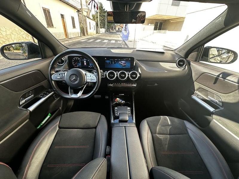 Mercedes-Benz GLA GLA 180D in allestimento Premium / AMG Line