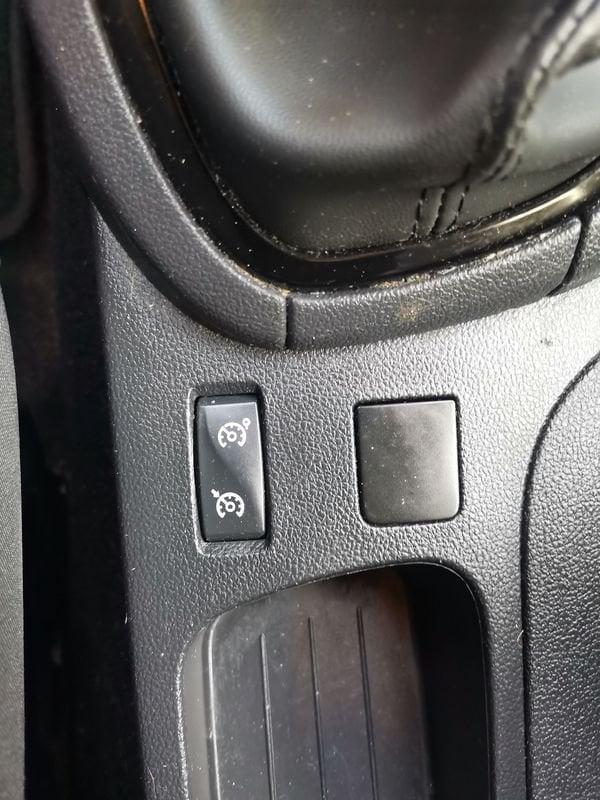 Renault Clio 1.2 75 CV 5 porte Duel