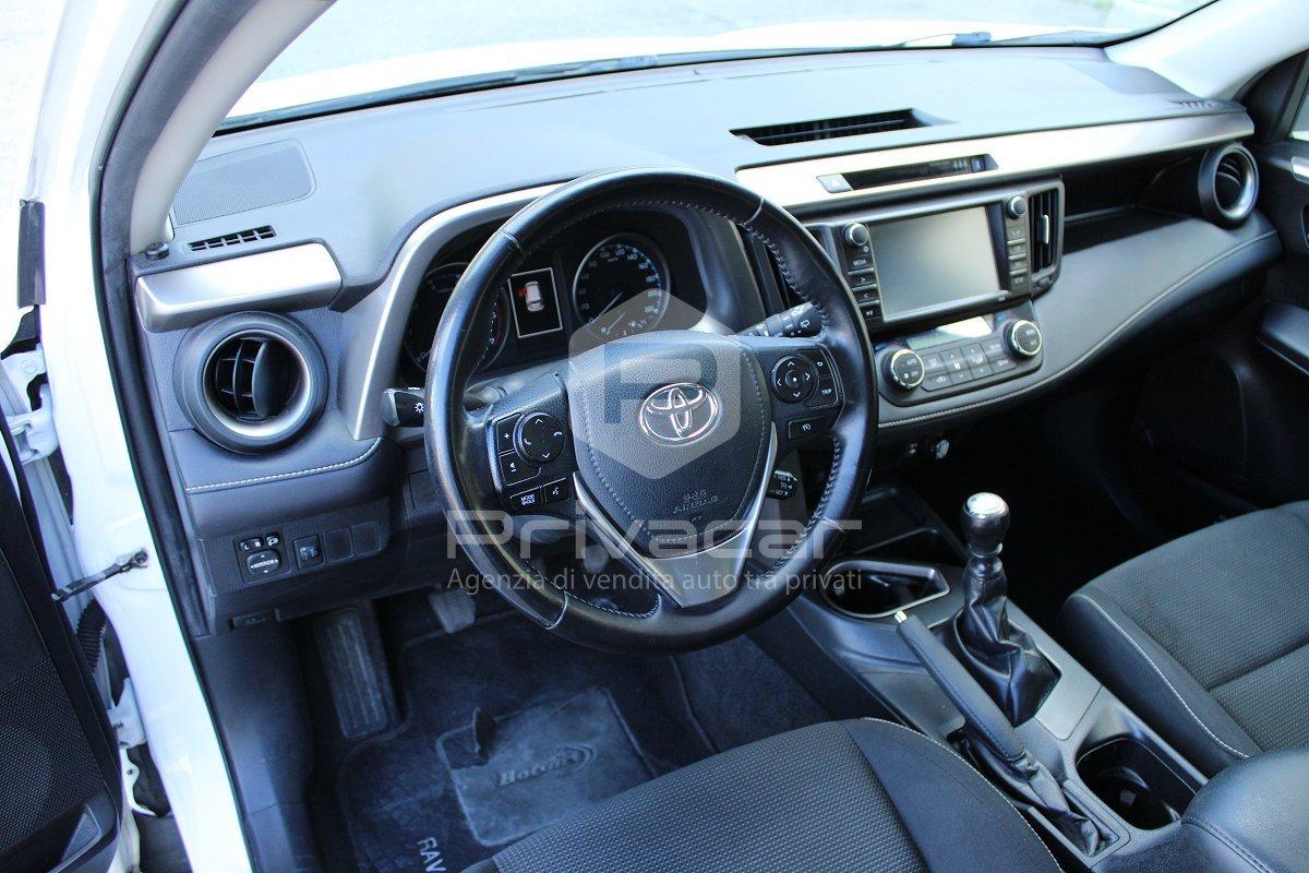 TOYOTA RAV4 2.0 D-4D 2WD Active