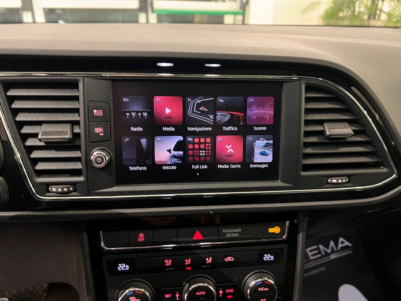 SEAT Leon III 2017 ST Sportstourer 1.6 tdi Business 115cv dsg - TETTO!