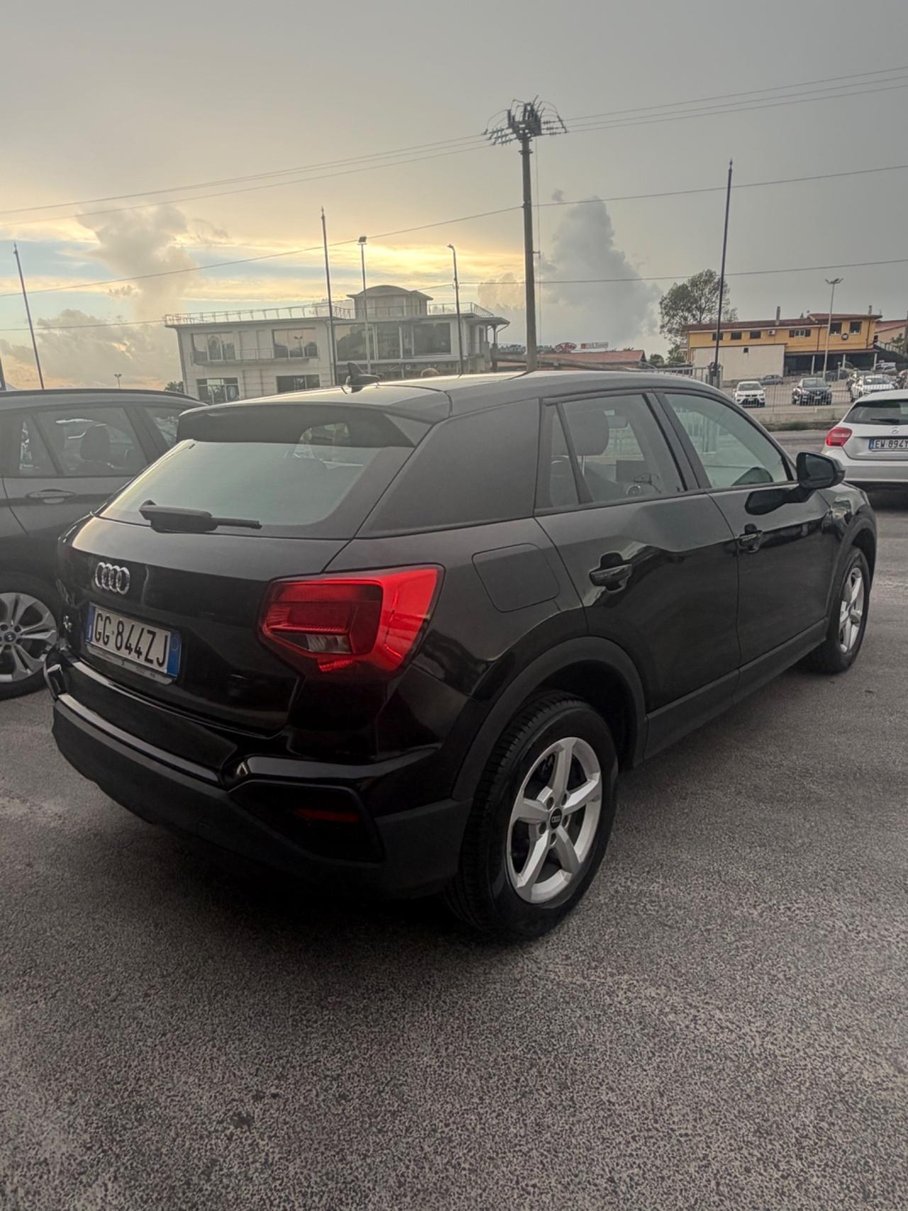 Audi Q2 35 TFSI S tronic Business