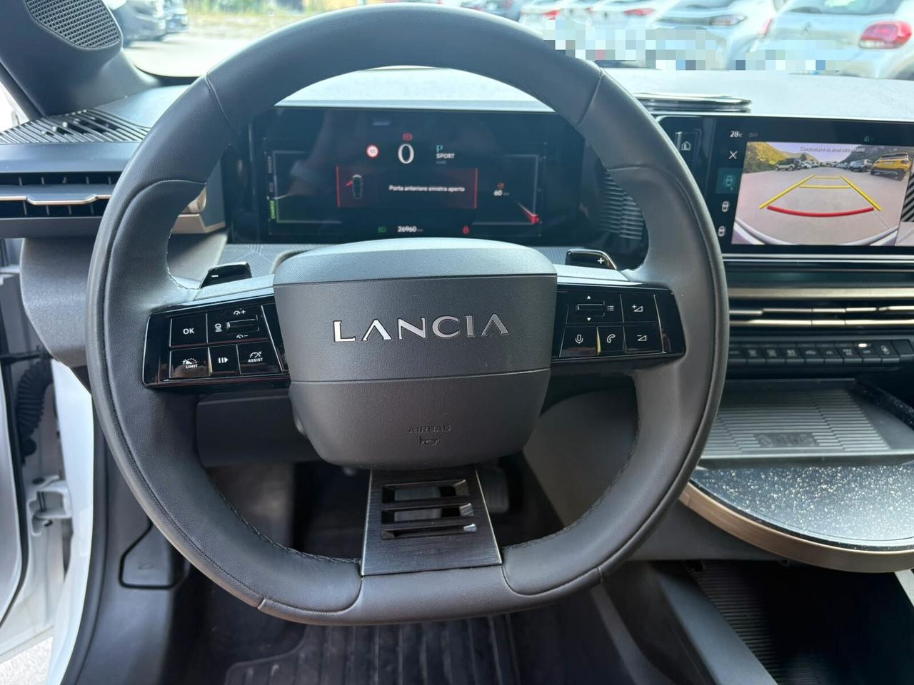 Lancia Ypsilon Hybrid e-DCT LX