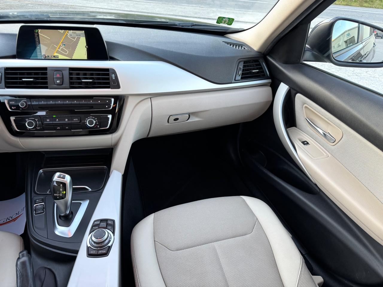 BMW 320d Automatic Touring XDRIVE - Navi 17