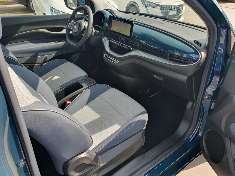 FIAT NUOVA 500e 118CV ICON 42 kWh NAV 10 KM 9MILA