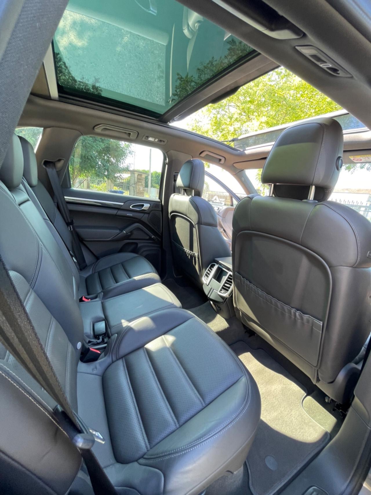 Porsche Cayenne 3.0 S E-Hybrid Platinum Edition