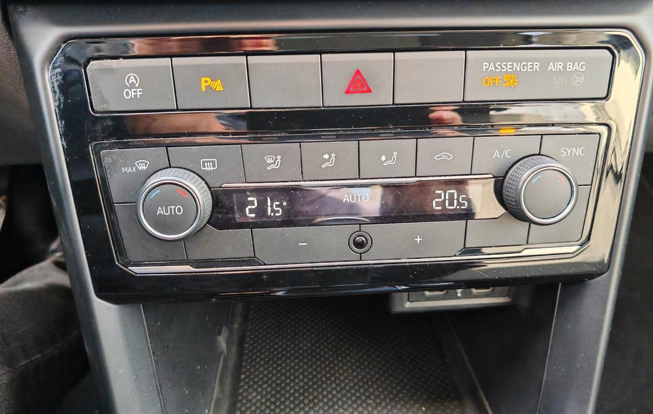 Volkswagen T-Cross SOLO 32.000KM incidentata