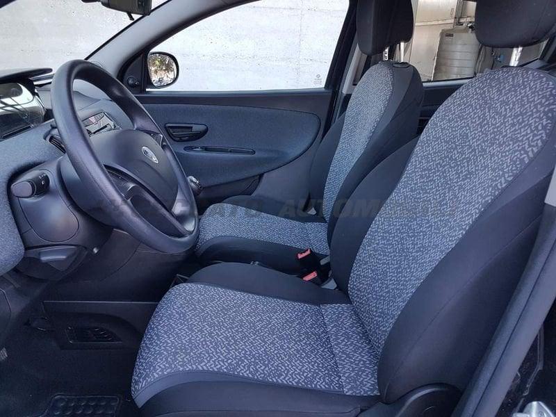 Lancia Ypsilon Ypsilon 1.0 firefly hybrid Silver s&s 70cv 5p.ti