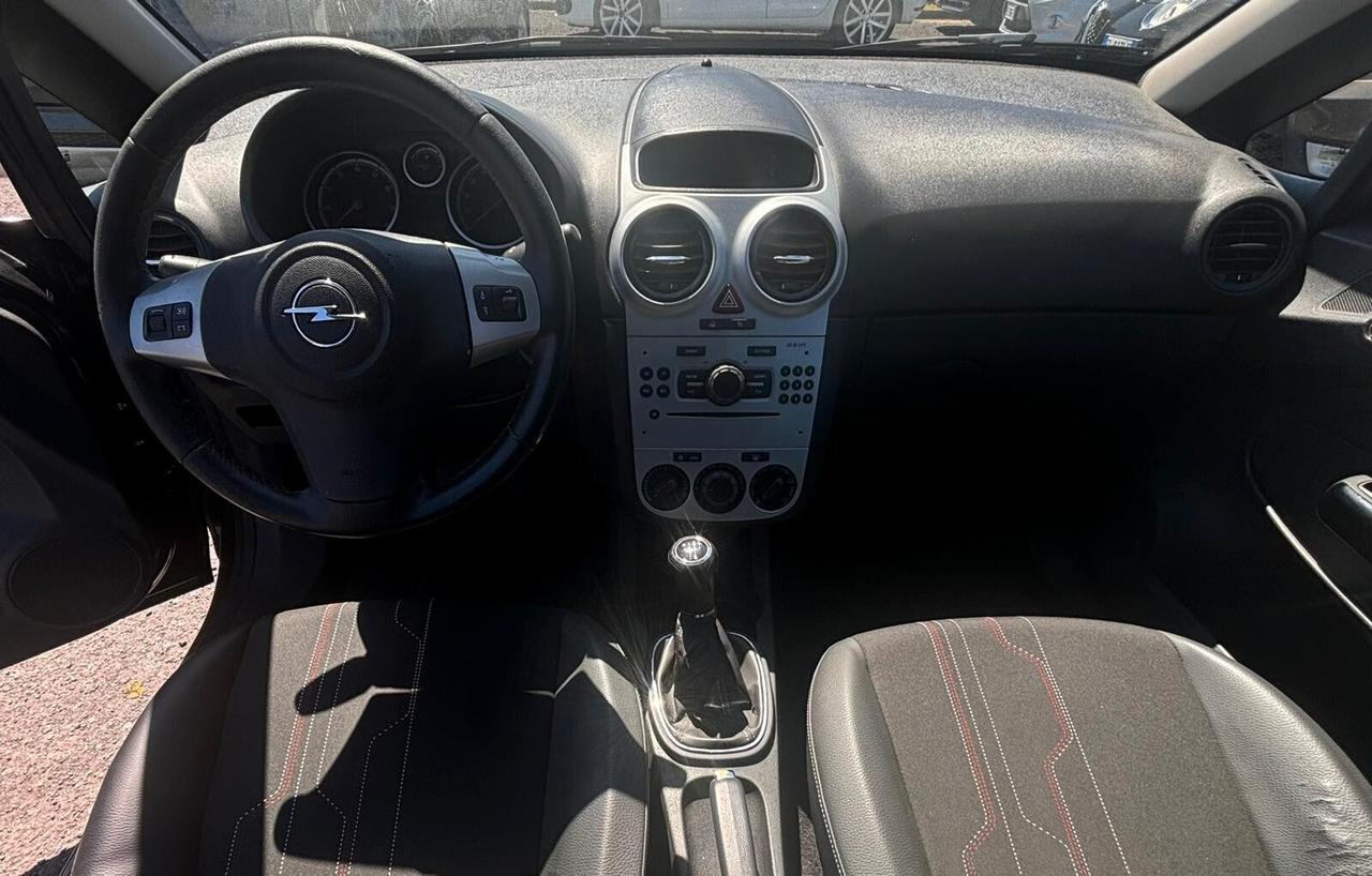 Opel Corsa 1.2 3 porte b-color