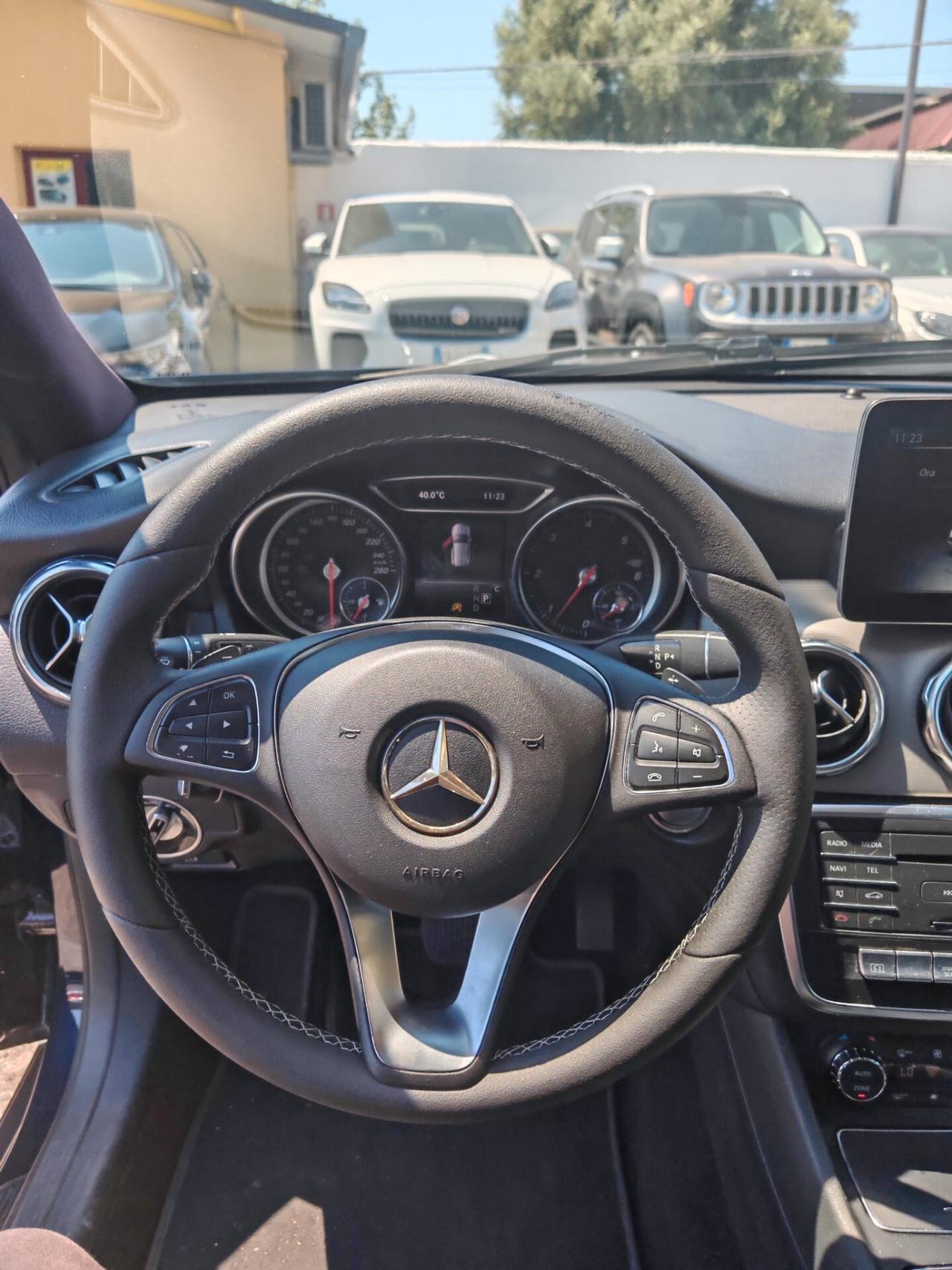 Mercedes-benz GLA 200 d Automatic Business