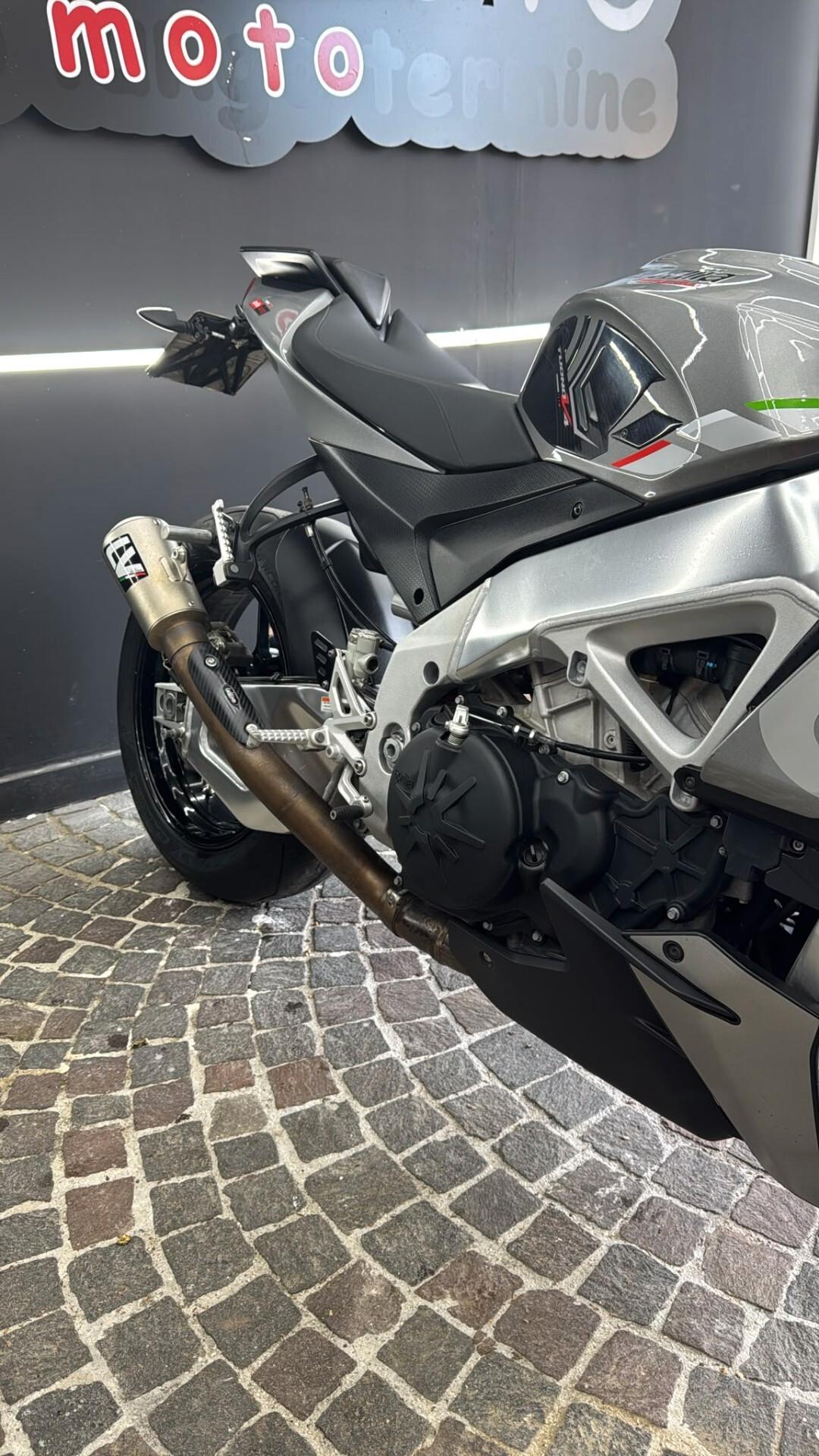 Aprilia Tuono V4 1100