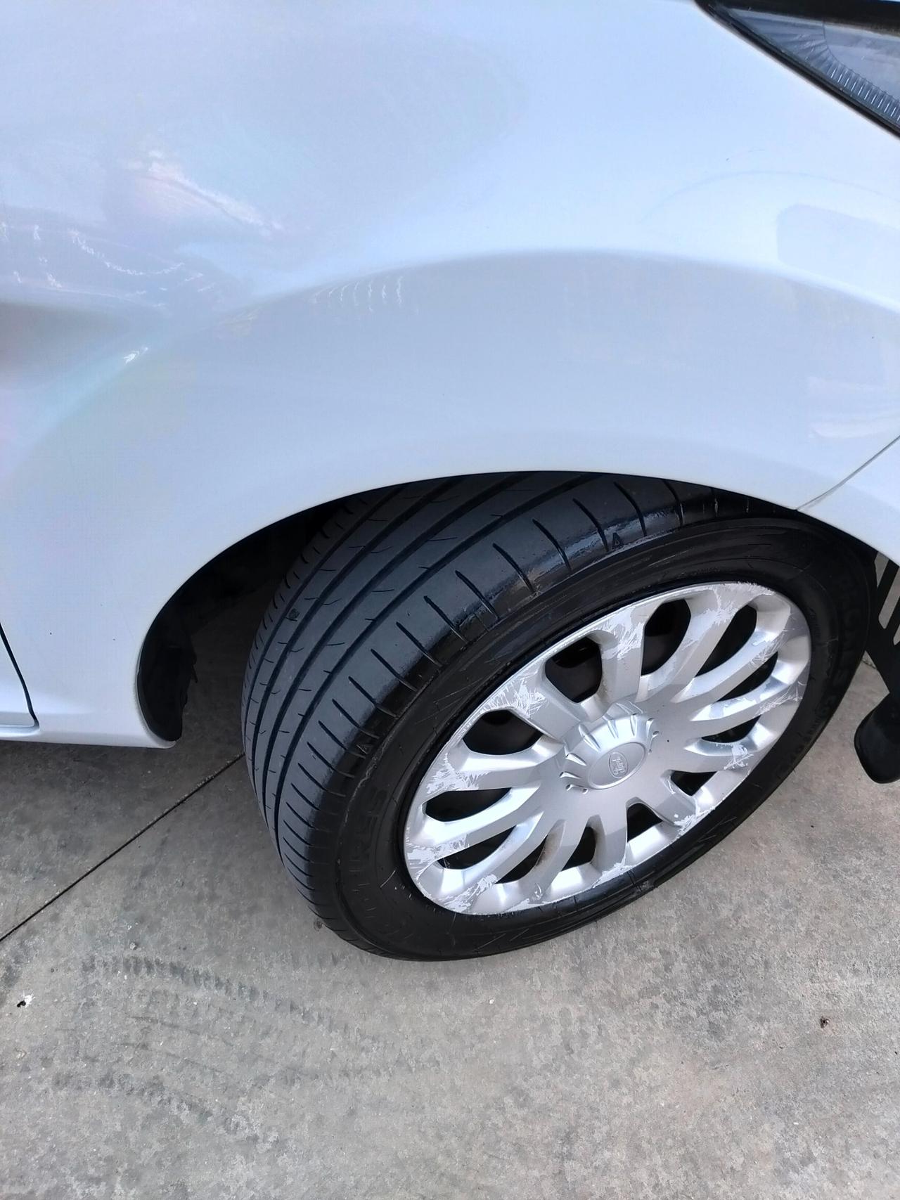 Ford Fiesta 1.4 5 porte Bz.- GPL