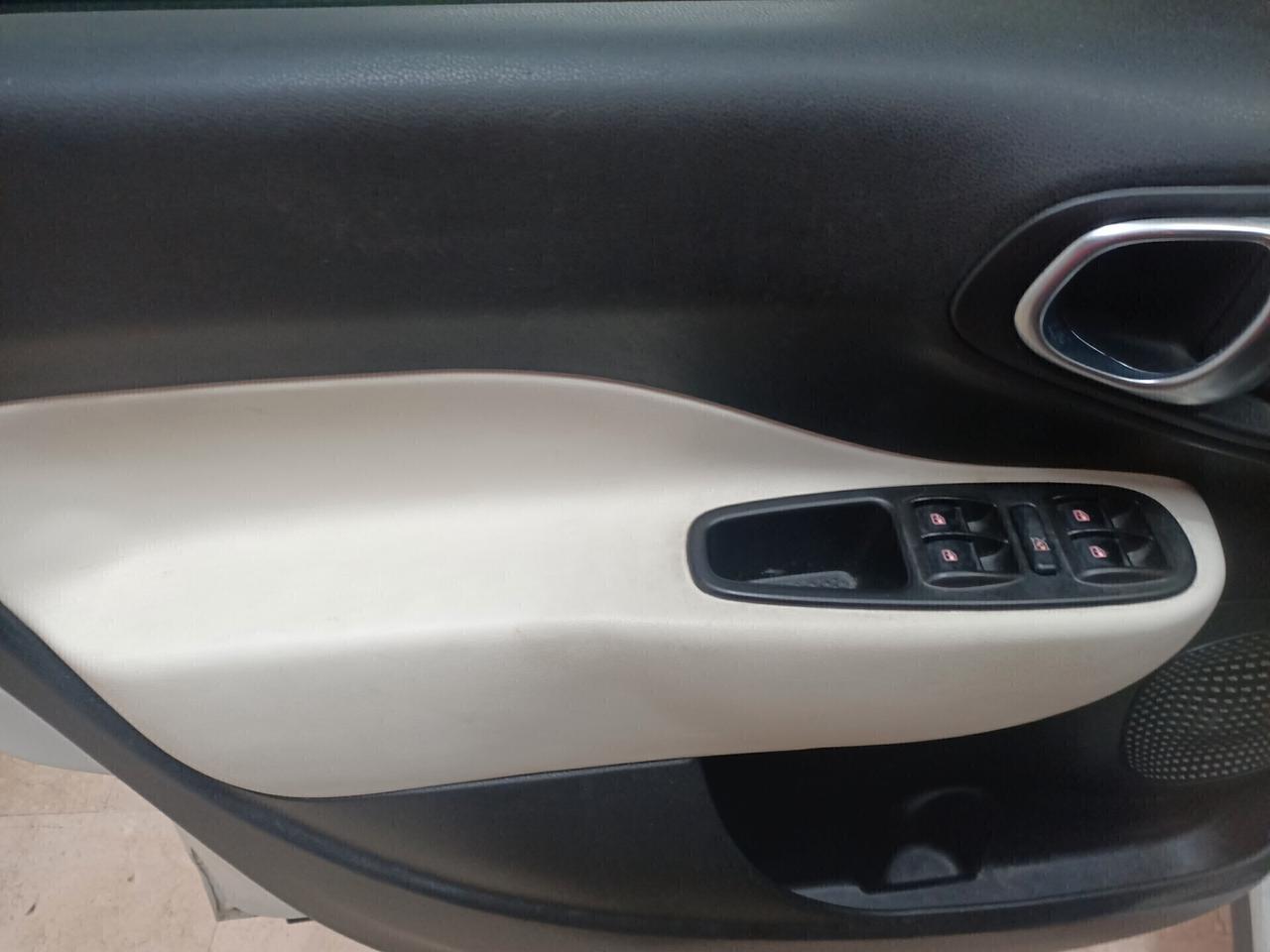 Fiat 500L 1.6 MJT 120CV Trekking navigatore grande trazione disinseribilePARI AL NUOVO 2016