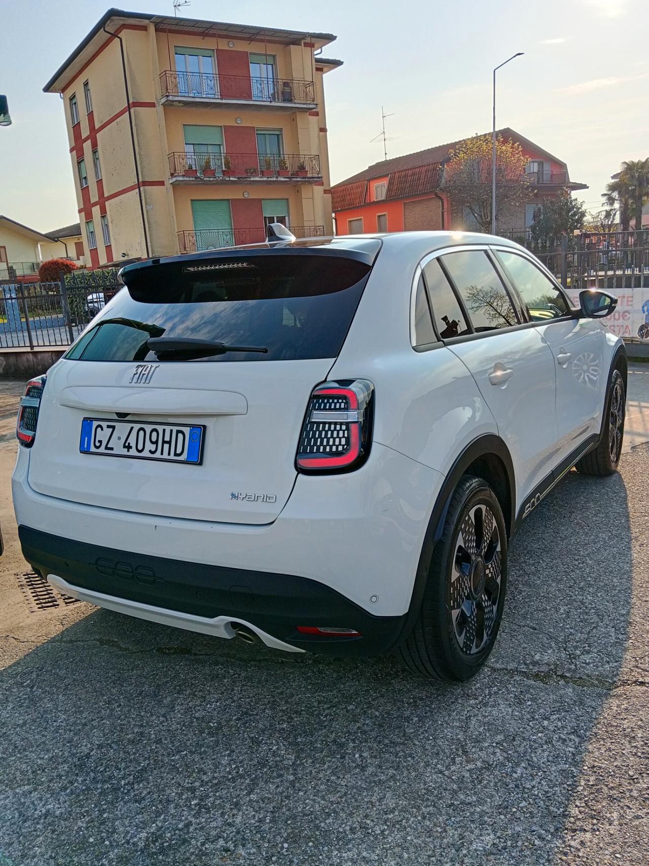 Fiat 600 Hybrid 110 CV DCT MHEV La Prima