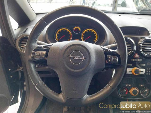 OPEL Corsa 1.2 5 porte ( Garanzia 12 Mesi)