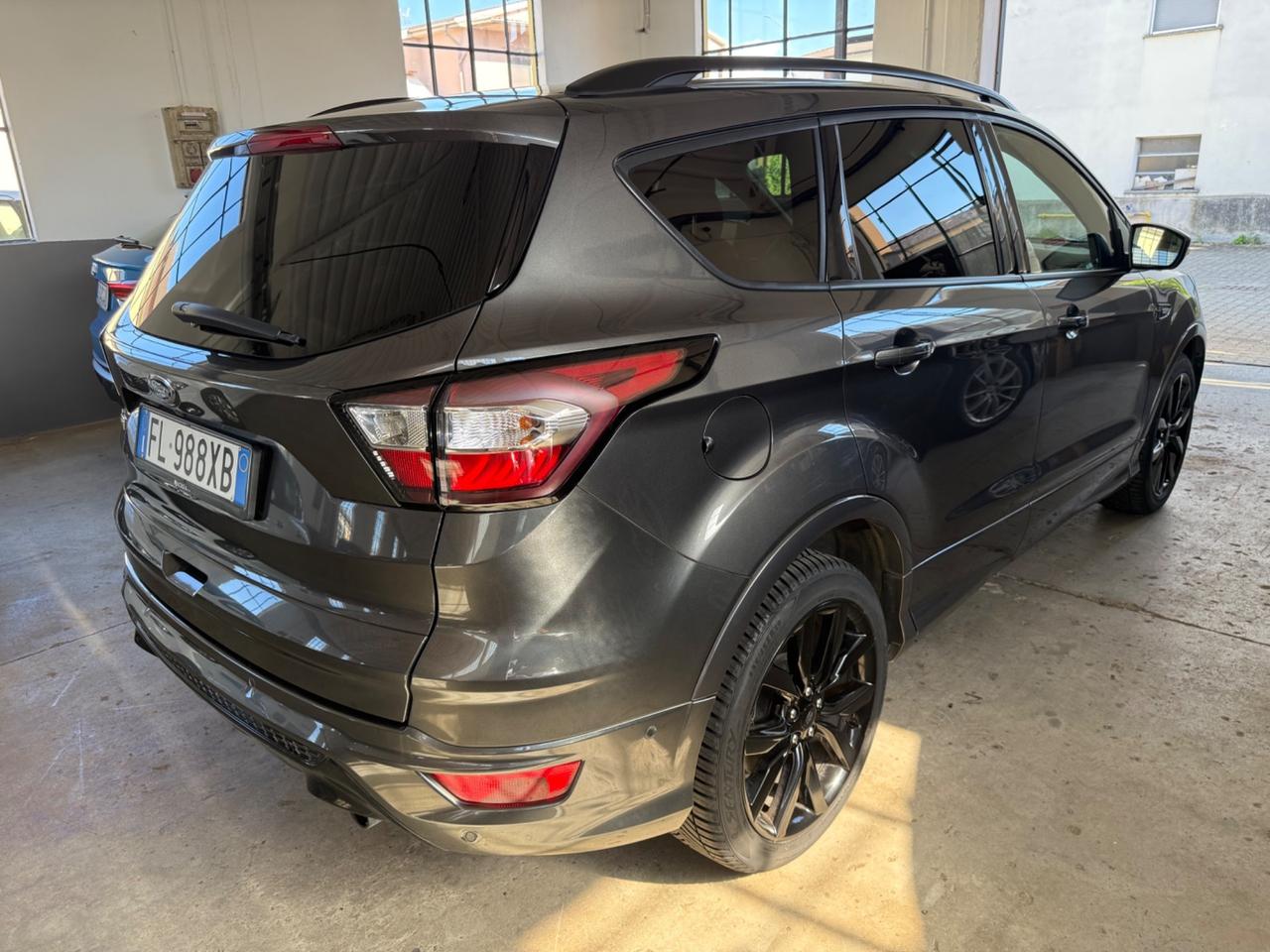 Ford Kuga 1.5 TDCI 120 CV S&S 2WD Powershift ST-Line