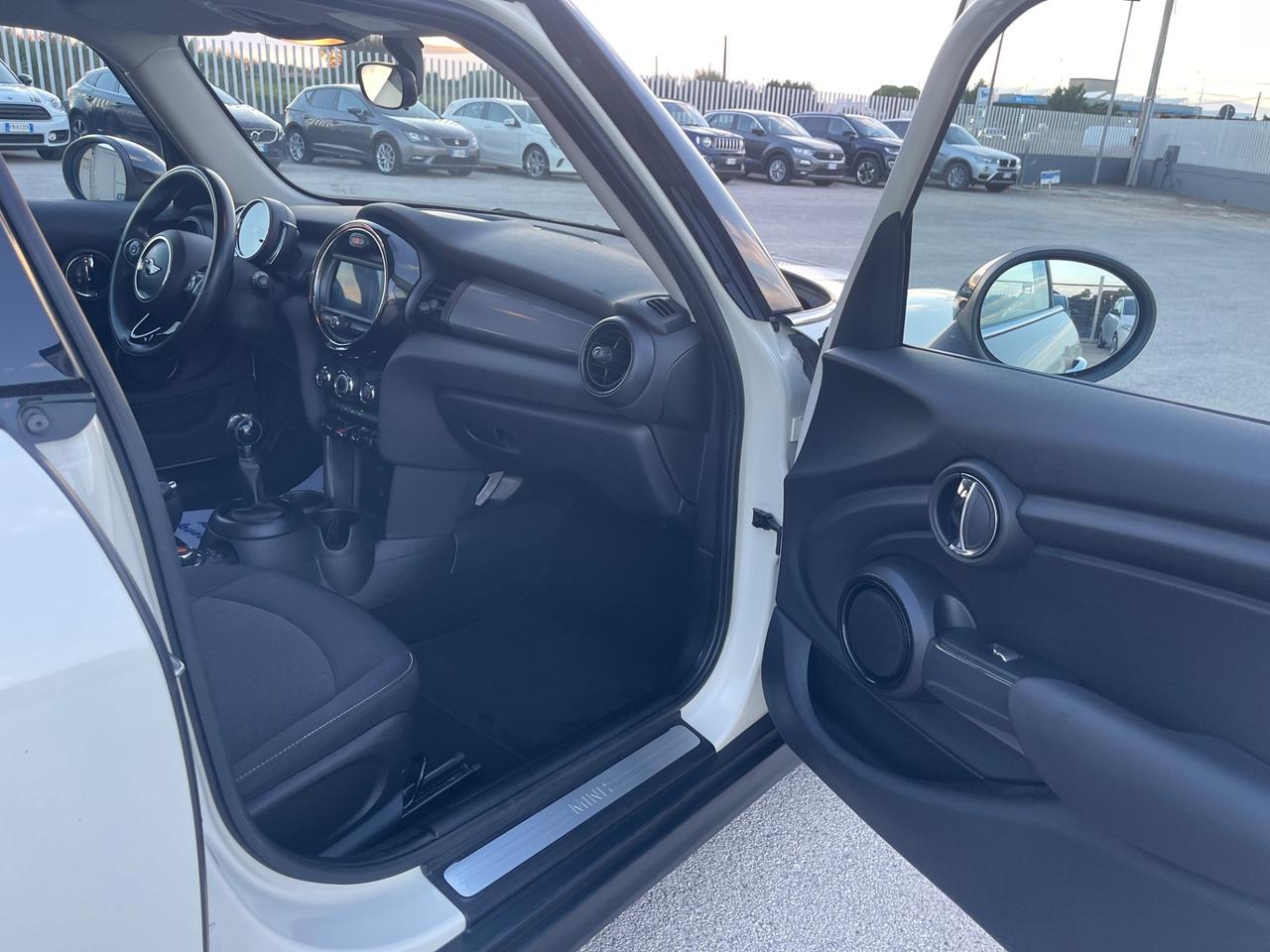 MINI COOPER 1.5D 5 PORTE BICOLOR FULL LED MY19