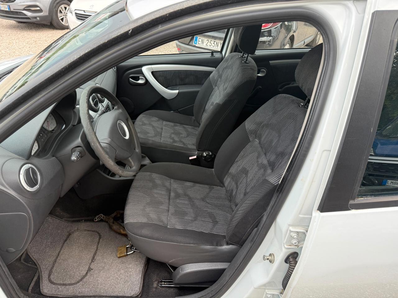 DACIA Sandero 1.5 dci 65.000km