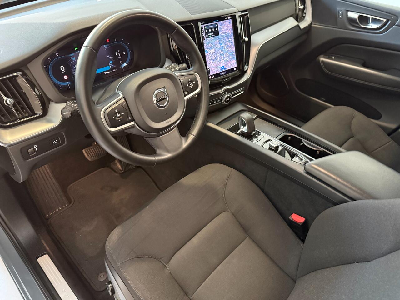 Volvo XC 60 XC60 B4 (d) AWD automatico Momentum Pro