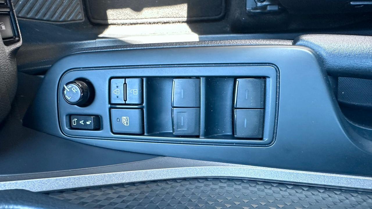 Toyota C-HR 1.8 Hybrid E-CVT Lounge PERFETTA leggi testo