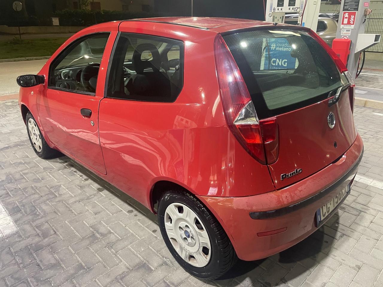 FIAT PUNTO 1.1 BENZINA NEOPATENTATI 140.000 KM 2003.
