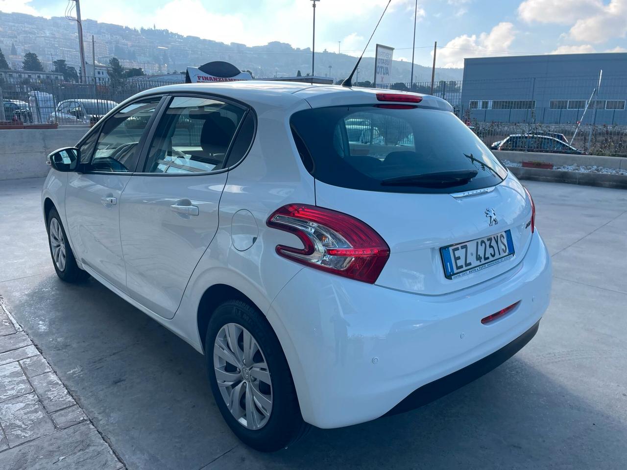 Peugeot 208 hdi soli 32000km