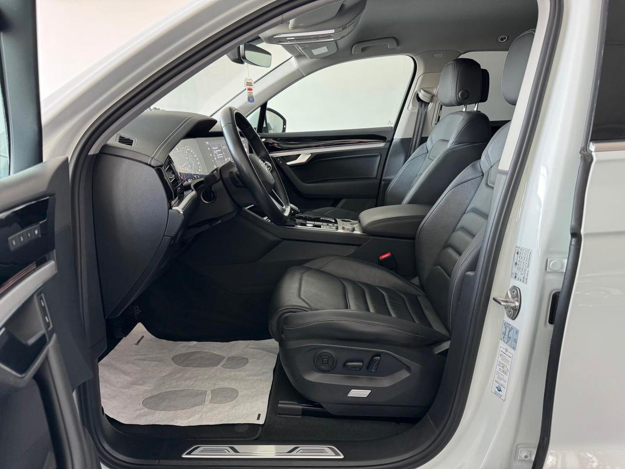 Volkswagen Touareg 3.0 V6 tdi Elegance 231cv 1Prop Da Vetrina