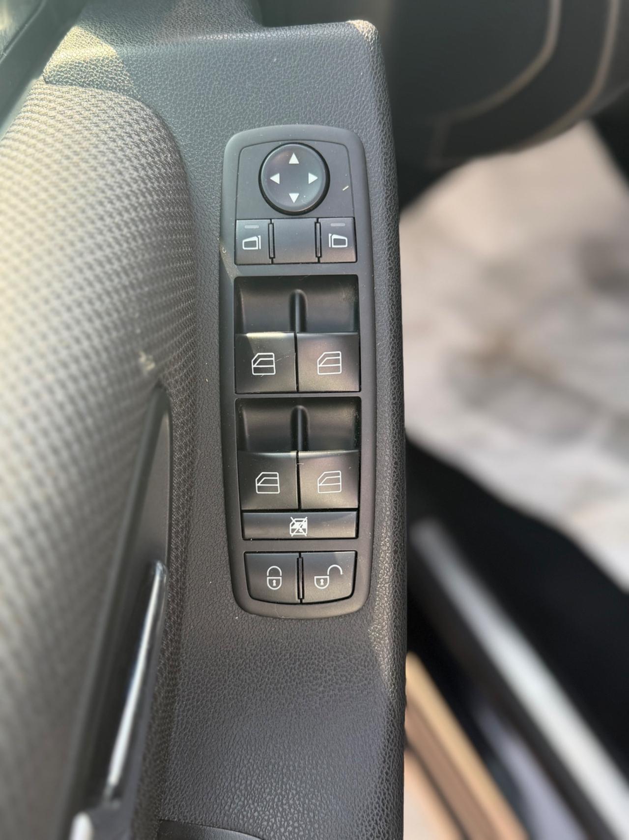 Mercedes-benz A 160 CDI AUTOMATIC Premium