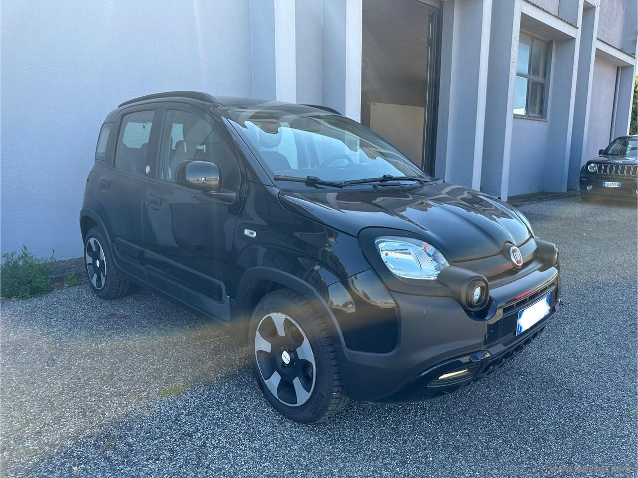FIAT Panda 1.0 Hybrid Launch Ed.CITY CROSS