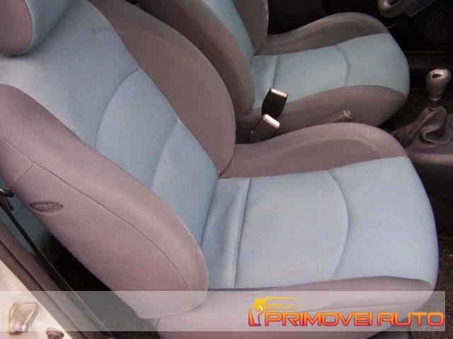 RENAULT Clio 1.2 16V cat 3 porte Limited