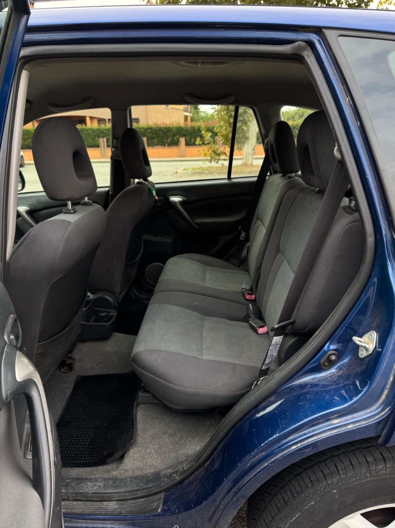 Toyota RAV 4 RAV4 2.0 Tdi D-4D cat 5 porte Sol