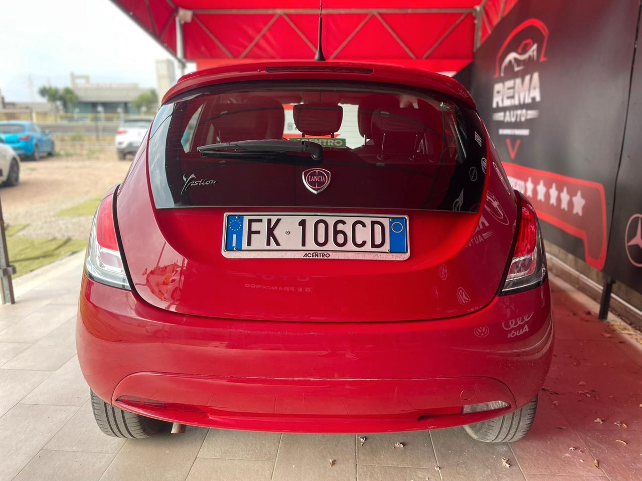 Lancia Ypsilon 1.2 69 CV 5 porte Gold