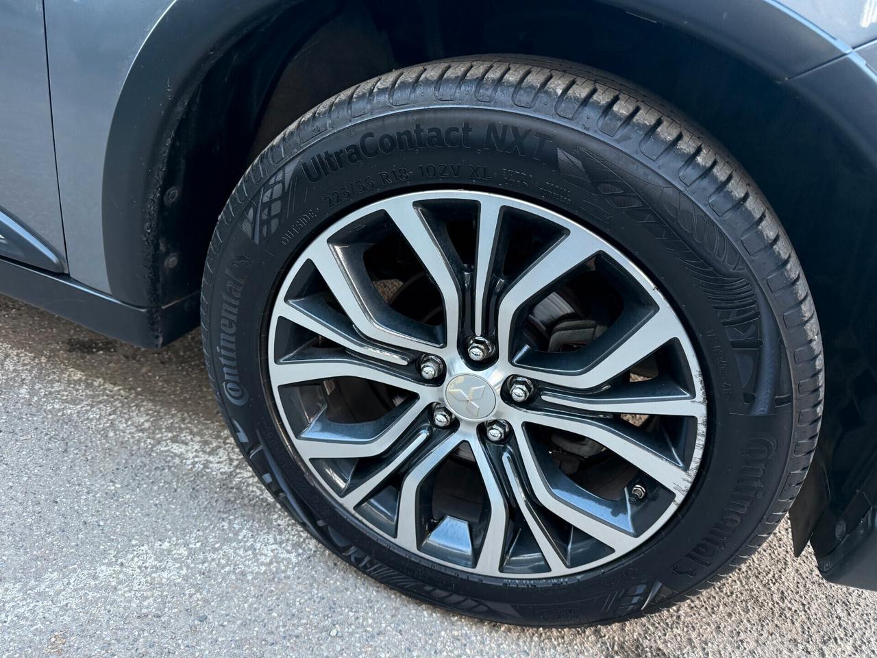 Mitsubishi Outlander 2.2 Plus awd 7 POSTI i auto 4X4