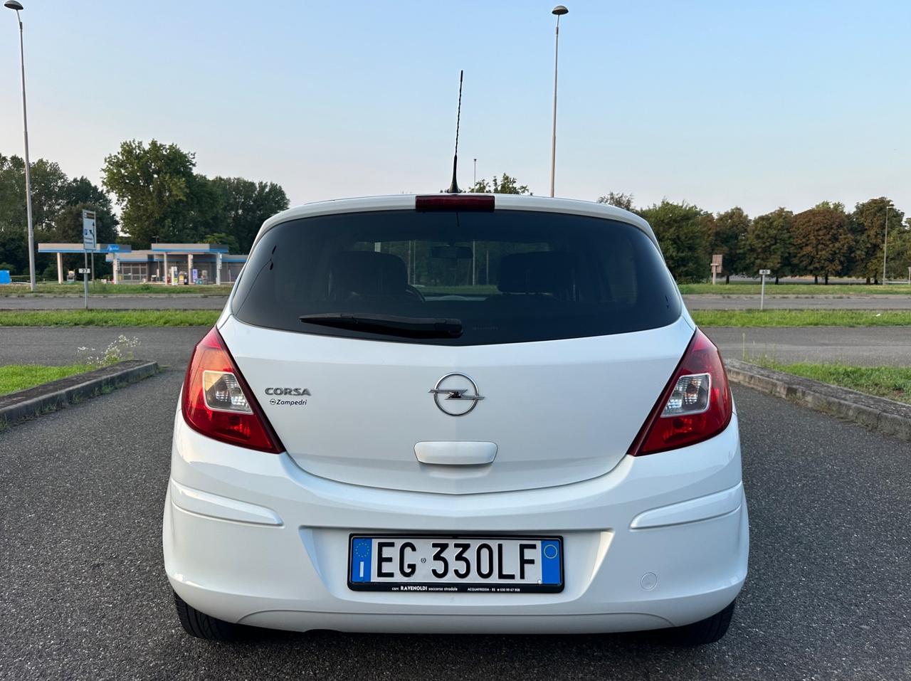 Opel Corsa 1.2 5 porte Cosmo