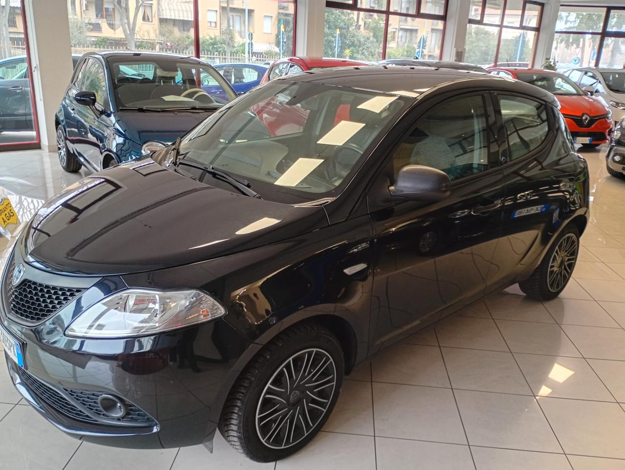 Lancia Ypsilon 1.2 69 CV 5 porte GPL Ecochic Elefantino Blu