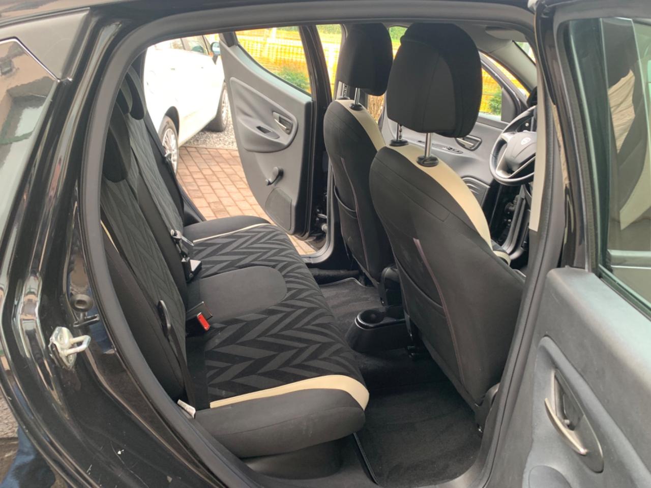 Lancia Ypsilon 1.2 69 CV 5 porte Platinum